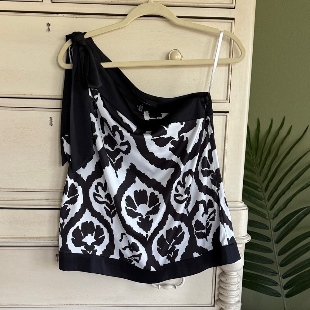 White House Black Market Black and White One-Shoulder Top size small